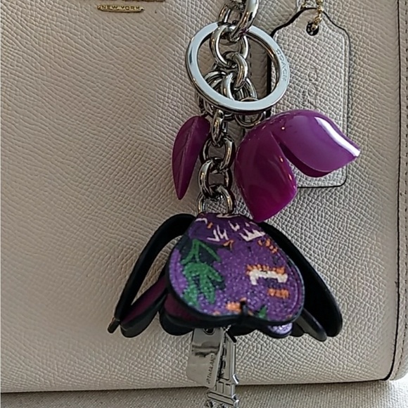 s-l400.jpg Coach Purple and Pink Floral Key Holder